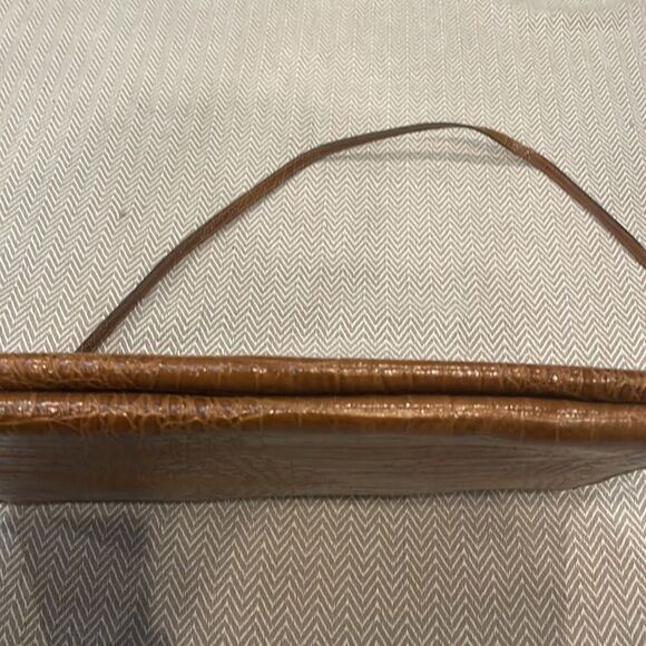 Elegant Brown Crocodile-Embossed Satchel - Picture 4 of 7